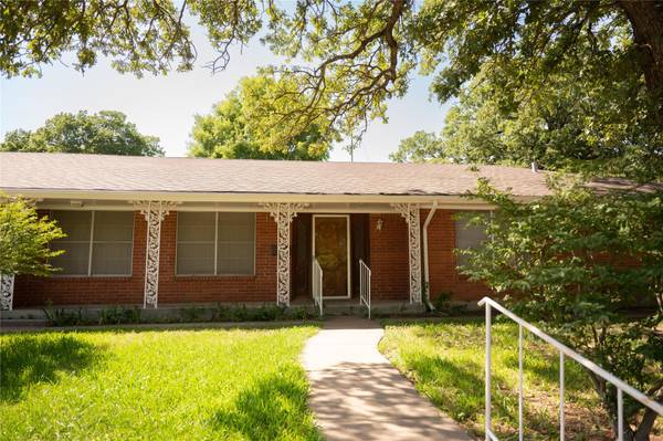 1206 Miller Street, Bowie, TX 76230