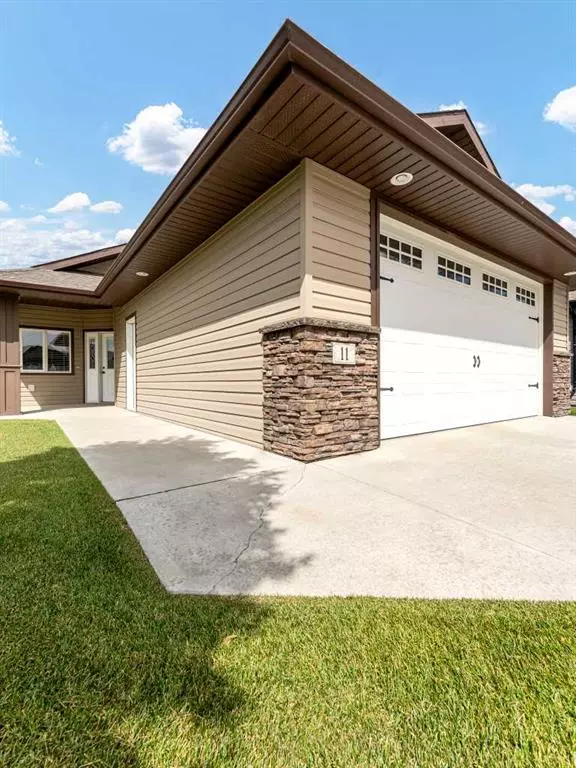 Medicine Hat, AB T1B0M7,11 Timothy WAY SE