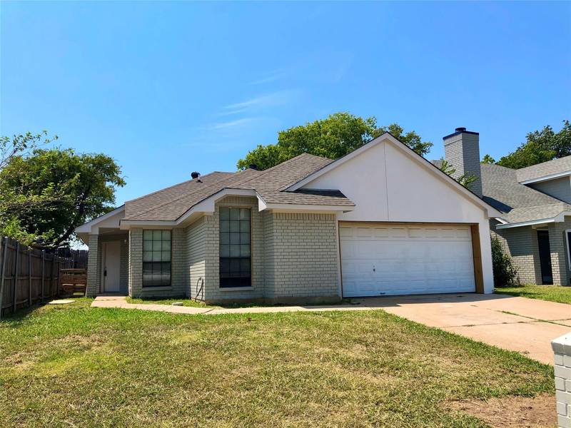 5508 Silver Maple Drive, Arlington, TX 76018