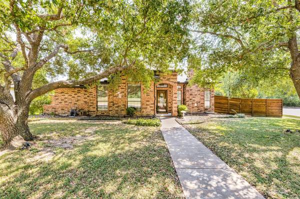 600 Williamsburg Drive,  Ennis,  TX 75119