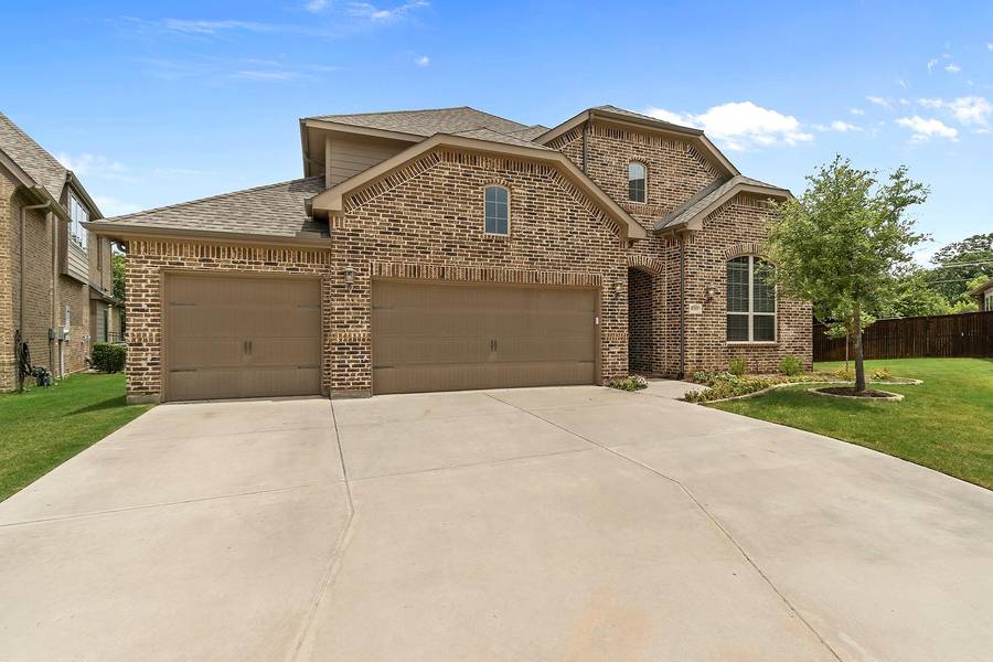 8705 James Drive, Lantana, TX 76226