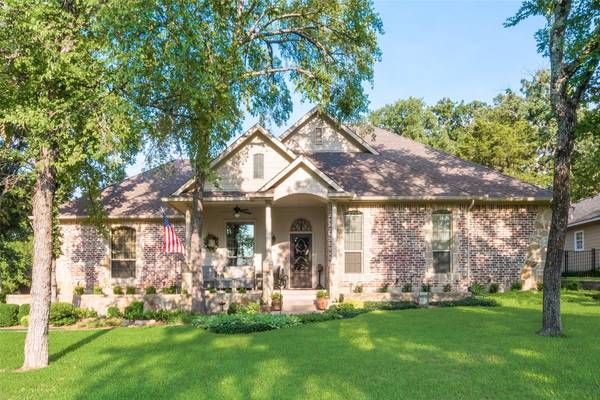 1125 Kiowa Drive E, Lake Kiowa, TX 76240