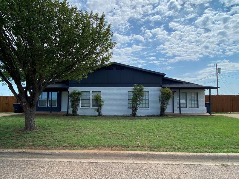 1715 Woodard Avenue, Cleburne, TX 76033