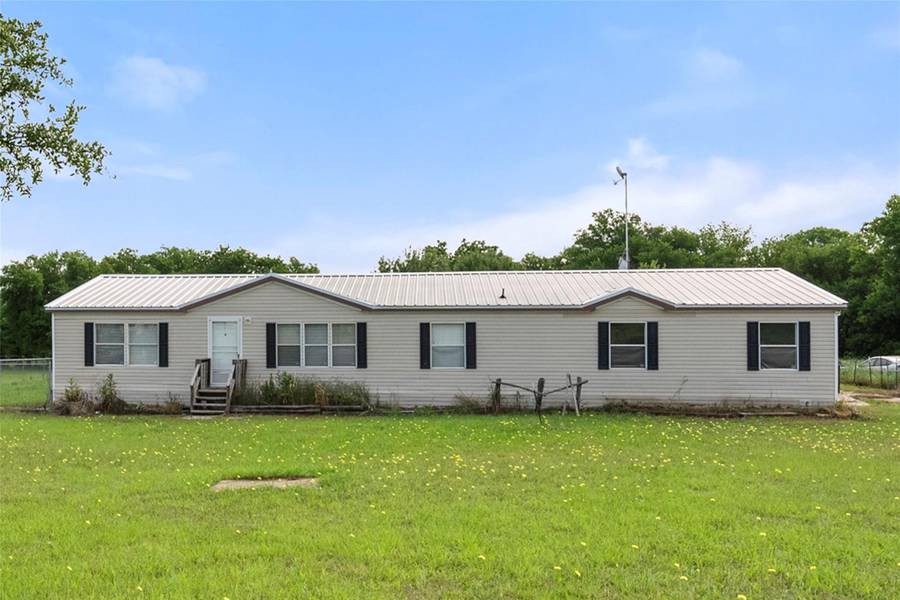 2504 Gills Crossing Court, Alvarado, TX 76009