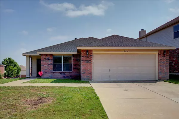 10040 Blue Bell Drive, Fort Worth, TX 76108