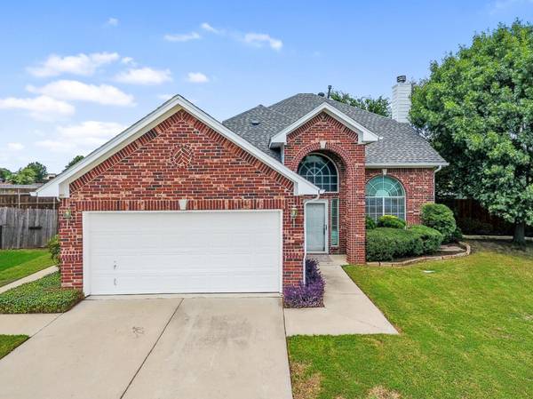 2210 Kingsley Drive, Mansfield, TX 76063