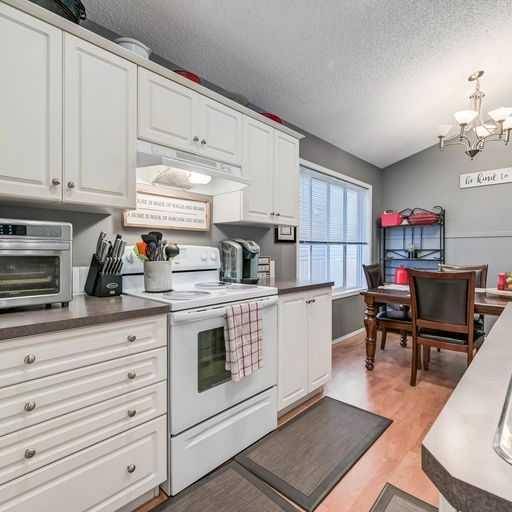 Calgary, AB T2Y 3X6,53 Bridlepost GN SW