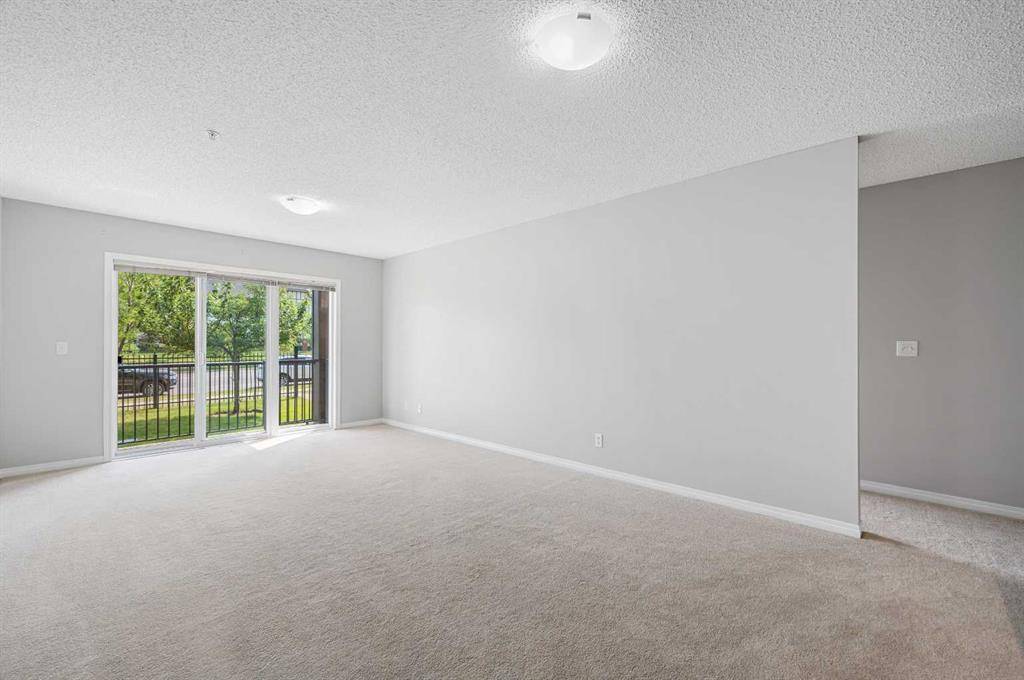 Calgary, AB T2Z0T5,250 New Brighton Villas SE #114