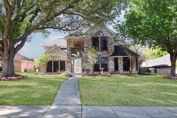 1424 Cobblestone Drive, Desoto, TX 75115