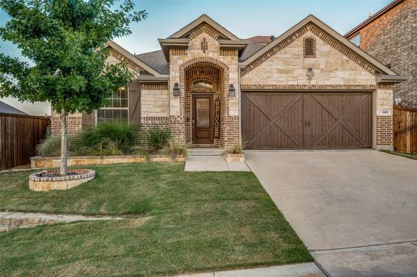 1901 Hollowcreek Trail, Lewisville, TX 75010