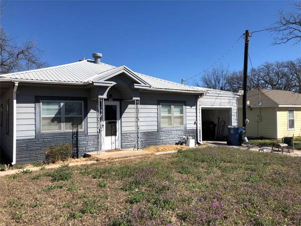 404 W Pioneer Street, Rising Star, TX 76471