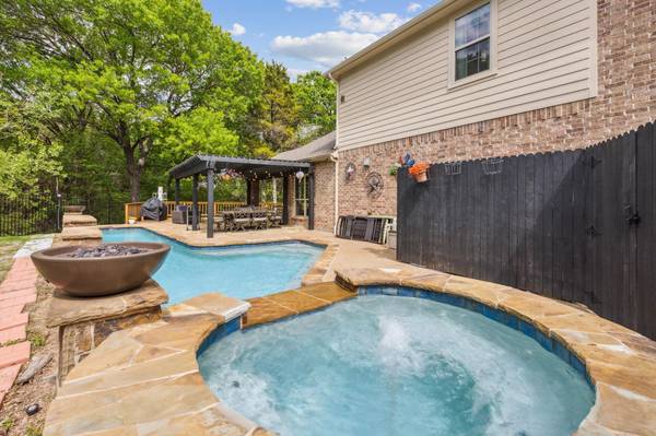 1702 Carriage Creek Drive, Desoto, TX 75115