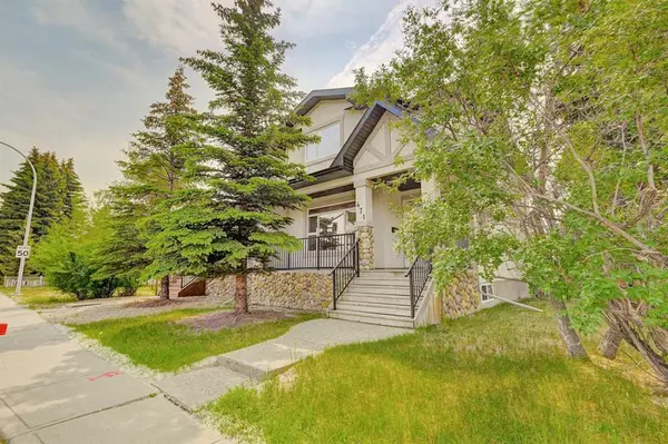 Calgary, AB T2M 1C5,471 20 AVE NW