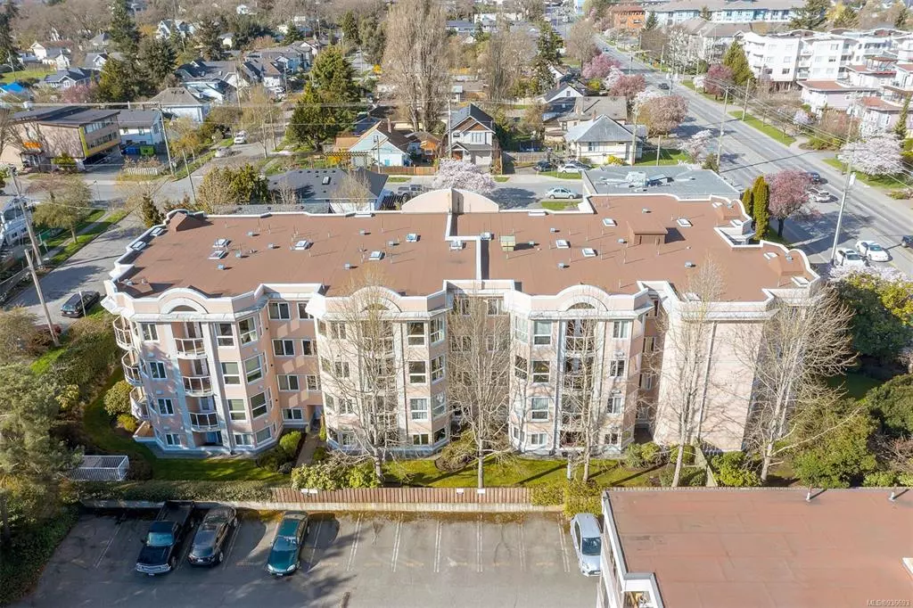 Victoria, BC V8T 2C1,1519 Hillside Ave #107