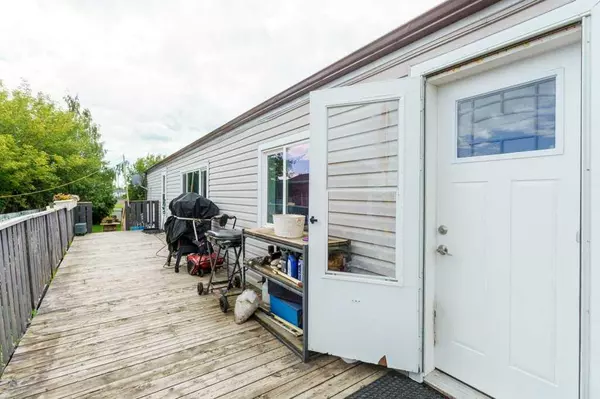 Carstairs, AB T0M 0N0,721 Highfield DR