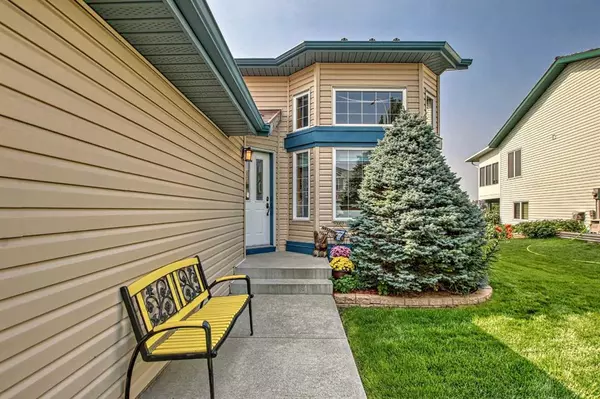 Airdrie, AB T4B 2G8,236 Woodside CRES NW