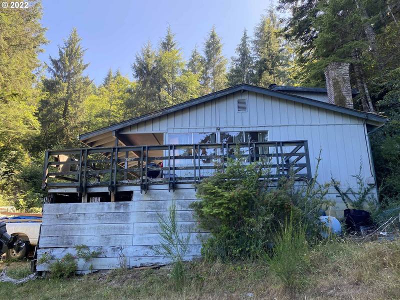 5950 Mercer Lake RD, Florence, OR 97439