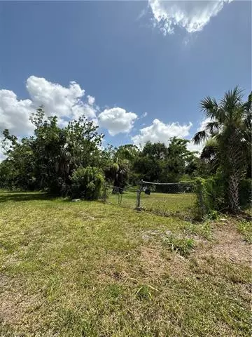 8027 Grady DR,  North Fort Myers,  FL 33917