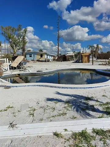 Fort Myers Beach, FL 33931,151 Matanzas ST