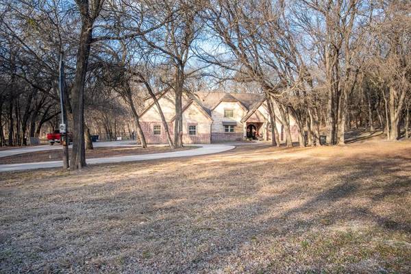 221 Bluebonnet Court, Cresson, TX 76035