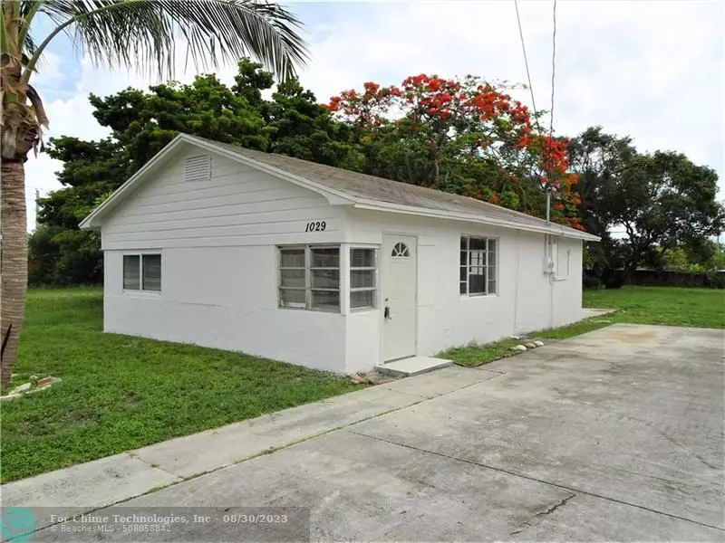 1029 W 28th St, Riviera Beach, FL 33404