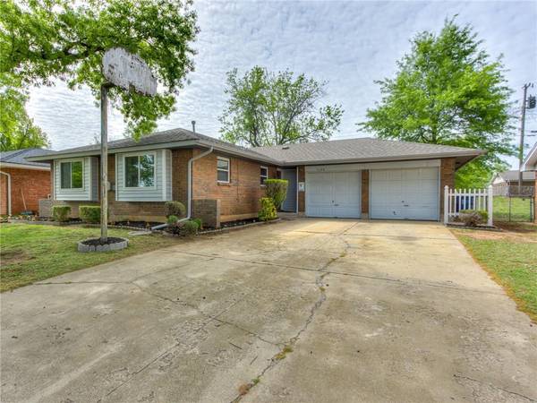 1120 Live Oak Drive, Midwest City, OK 73110