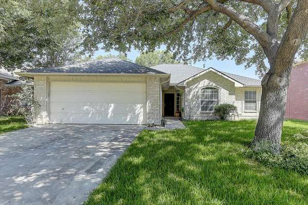 930 Silver Streak Drive, Saginaw, TX 76131