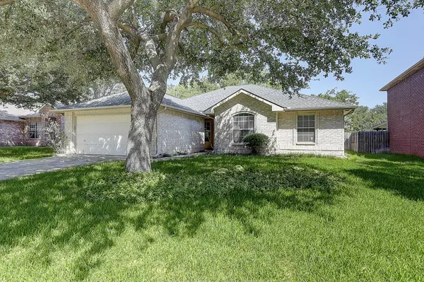 Saginaw, TX 76131,930 Silver Streak Drive