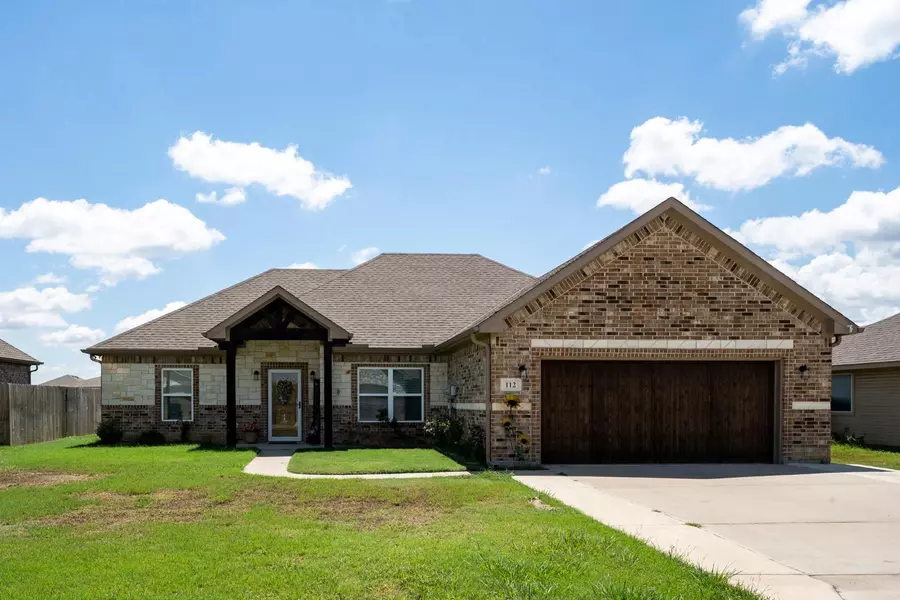 112 Oak Springs Loop, Mabank, TX 75147