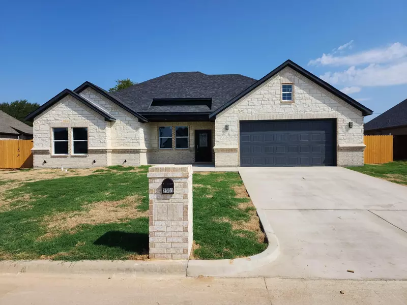 2301 Briarwood Drive, Bridgeport, TX 76426