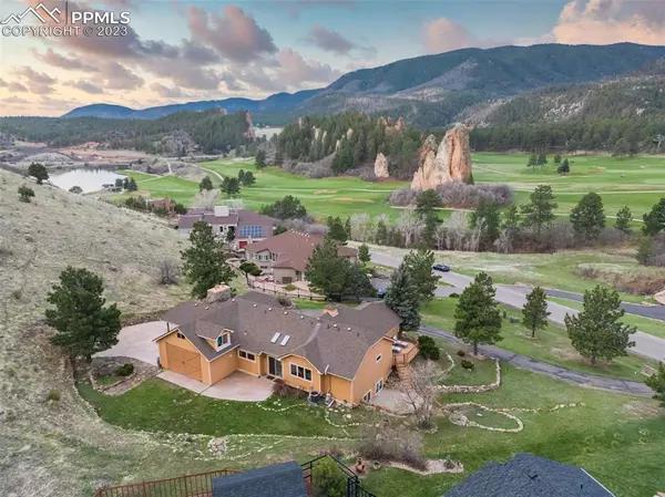 6682 Wauconda DR, Larkspur, CO 80118