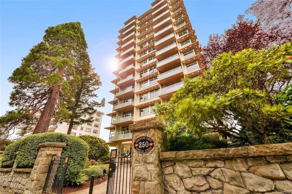 Victoria, BC V9V 2P4,250 Douglas St #102