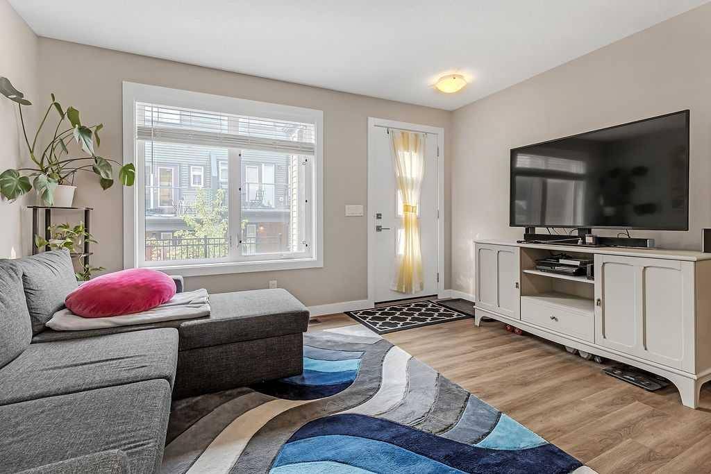Calgary, AB T3R 1T5,75 Sage Bluff CIR NW