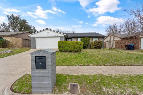 3736 Bridalwreath Drive, Fort Worth, TX 76133