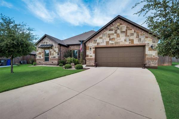 518 Ascot Way, Azle, TX 76020