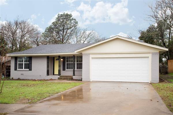 1703 Virginia Place, Cleburne, TX 76033