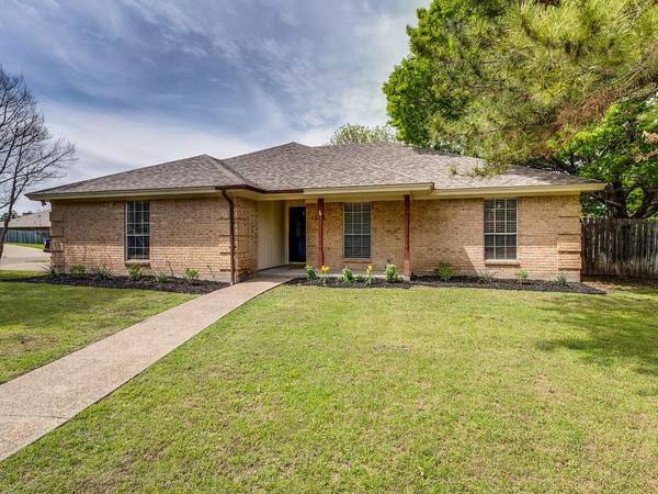 1608 S Murry Drive, Cleburne, TX 76033