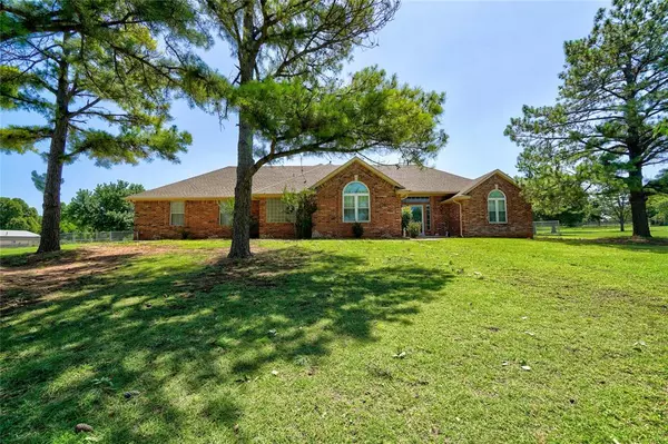 831 Bob White Road, Tuttle, OK 73089