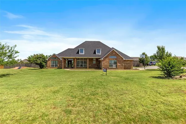 296 NE Prairie View Drive, Elgin, OK 73538