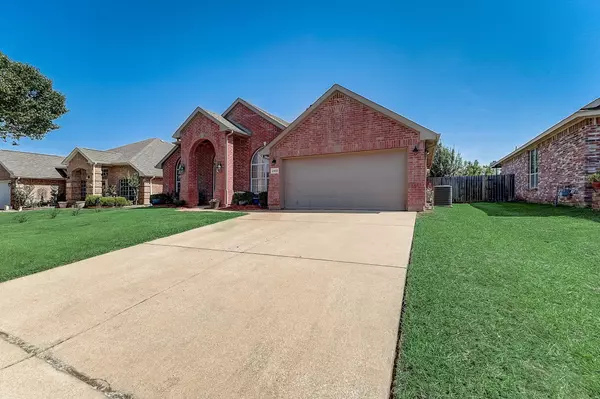 Grand Prairie, TX 75052,2450 Wayne Way