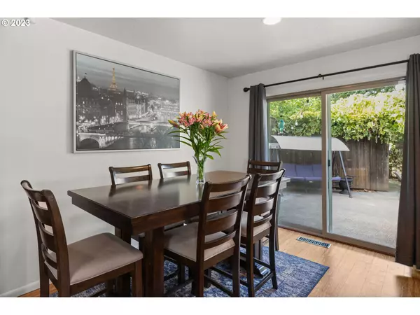 2425 SW CALDEW ST Portland, OR 97219