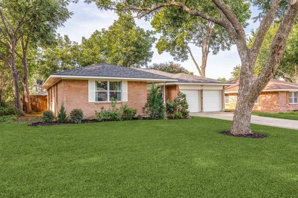 518 Summit Drive, Richardson, TX 75081