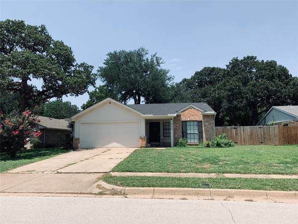 504 Moss Hill Lane, Euless, TX 76039