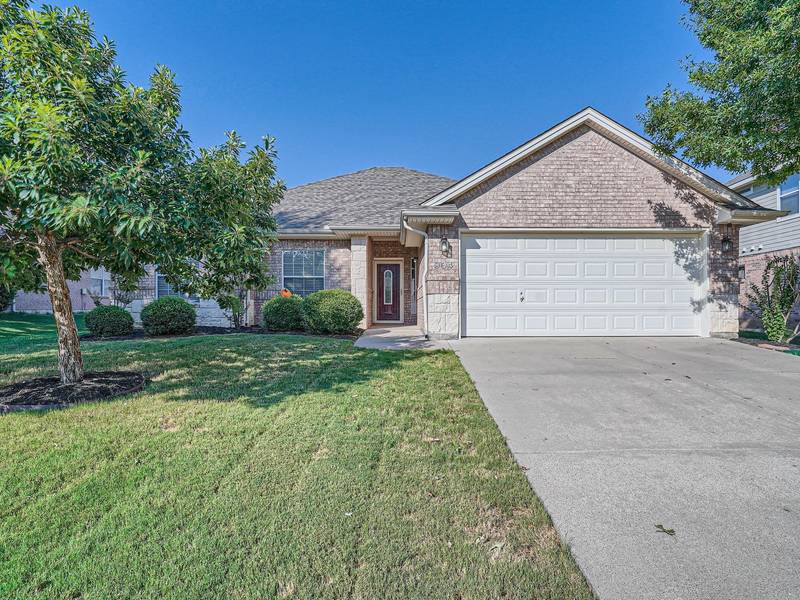 904 Dogwood Drive, Burleson, TX 76028