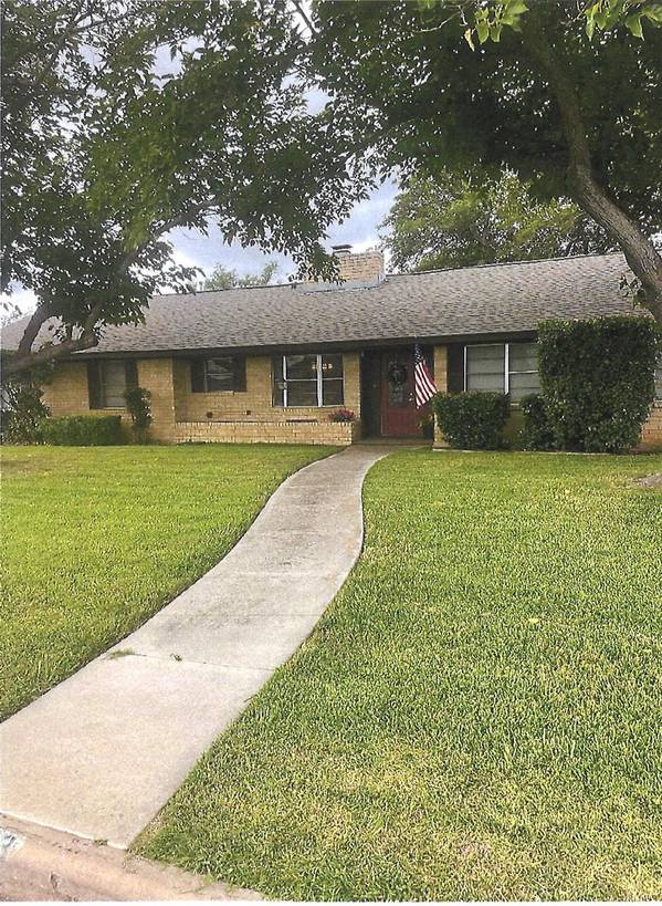 2403 10th, Brownwood, TX 76801