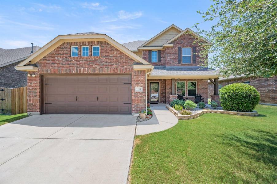 1225 Mesa Crest Drive, Fort Worth, TX 76052