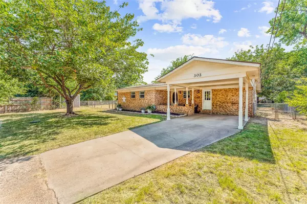 Granbury, TX 76048,302 S Crites Street