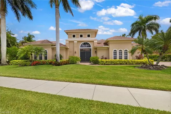 7834 Classics DR, Naples, FL 34113