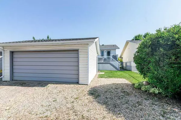 Red Deer, AB T4R 2H9,79 Eversole CRES