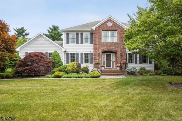 10 Leprechaun Dr, Long Hill Twp., NJ 07946